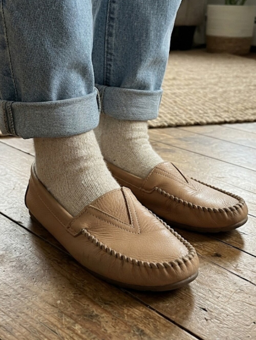 MinnetonkaDeerskin Gore Front Moccasins Size 8